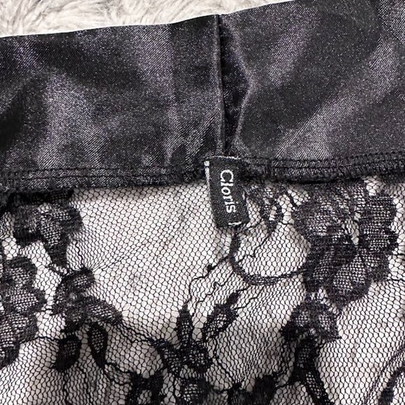 Closet Clean Out - Picture 3 of 4